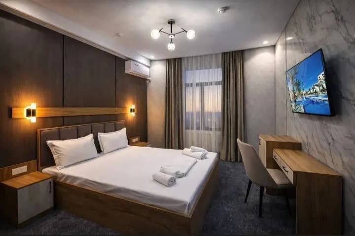 Lounge Bar’ga ega tayyor mehmonxona ijaraga beriladi.