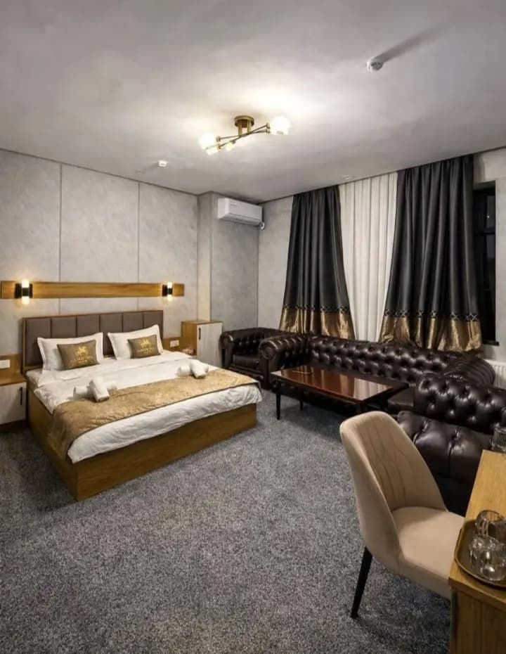 Lounge Bar’ga ega tayyor mehmonxona ijaraga beriladi.