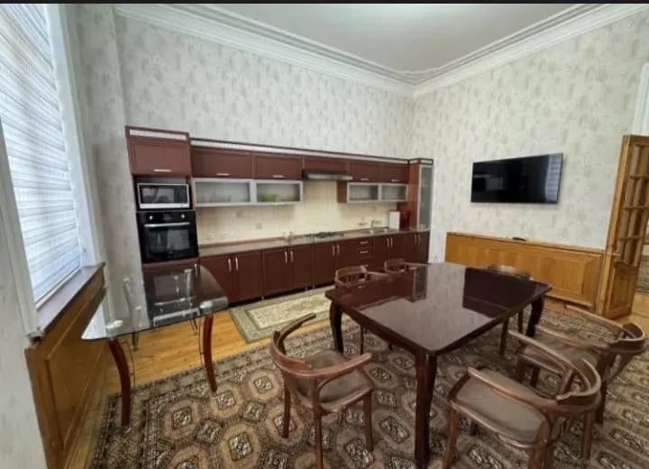 Mirzo-Ulug‘bek tumanida, Akkurganskaya ko‘chasida ikki qavatli uy ijaraga beriladi.