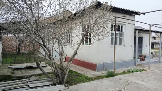 Xovli uy sotiladi. Telegrafda,