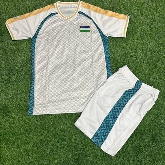 Bolalar uchun sport kiyimi