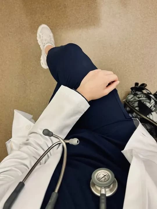 Lor shifokori va pediatr kerak Lor klinikasi uchun