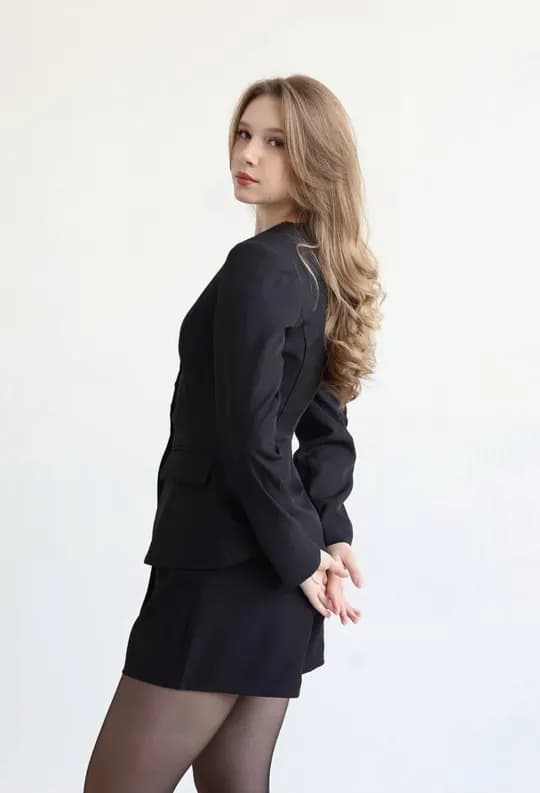 Model brand face