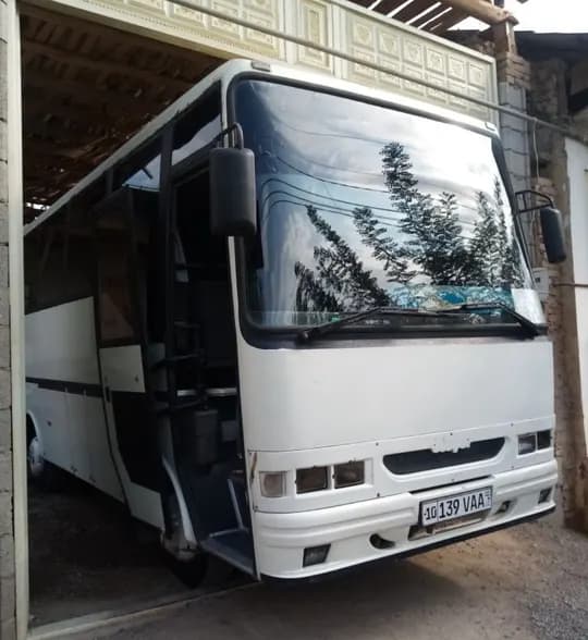 Avtobus sotiladi
