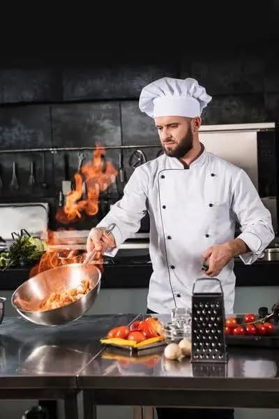 Malakaliy unversal oshpazlarni ishga qabul qilamz