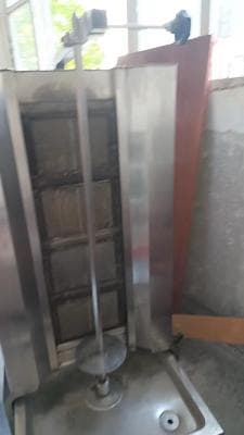Döner apparat sotiladi  6 oy ishlagan holati Yangi narxi 7 million ótib beramiz